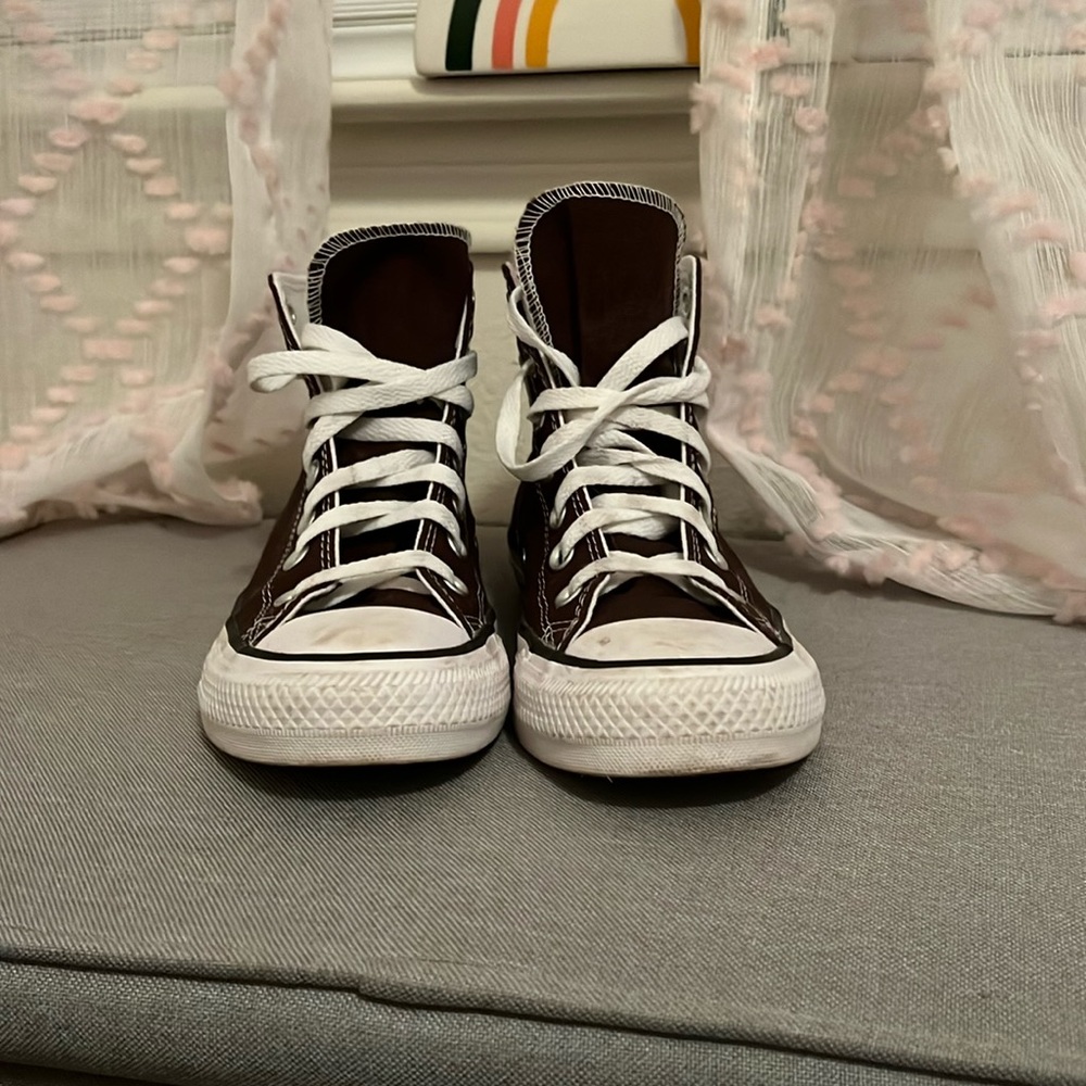 COPY - Women’s brown high top converse!!